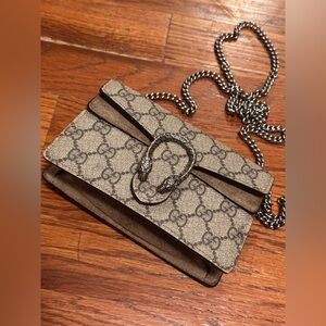100%authentic Gucci Dionysus GG Supreme Super Mini Bag
